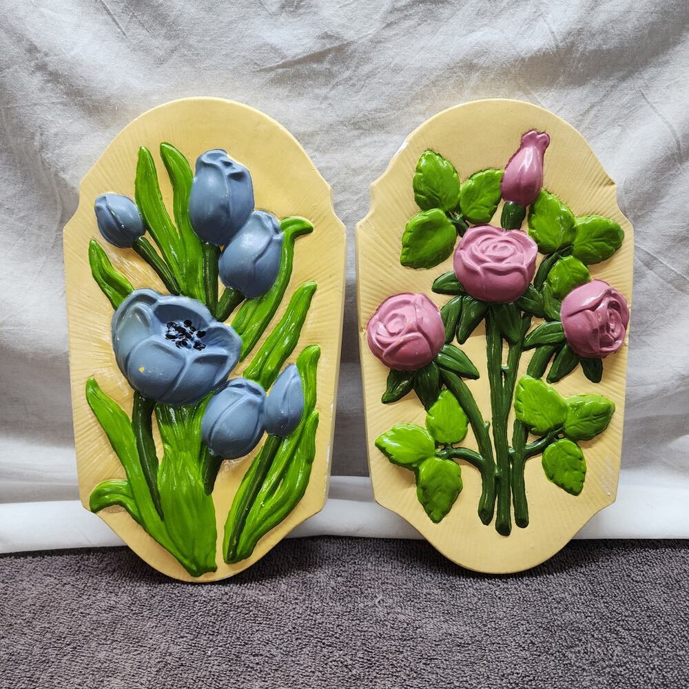 Set of 2 Vintage Chalkware roses Floral wall decor b47